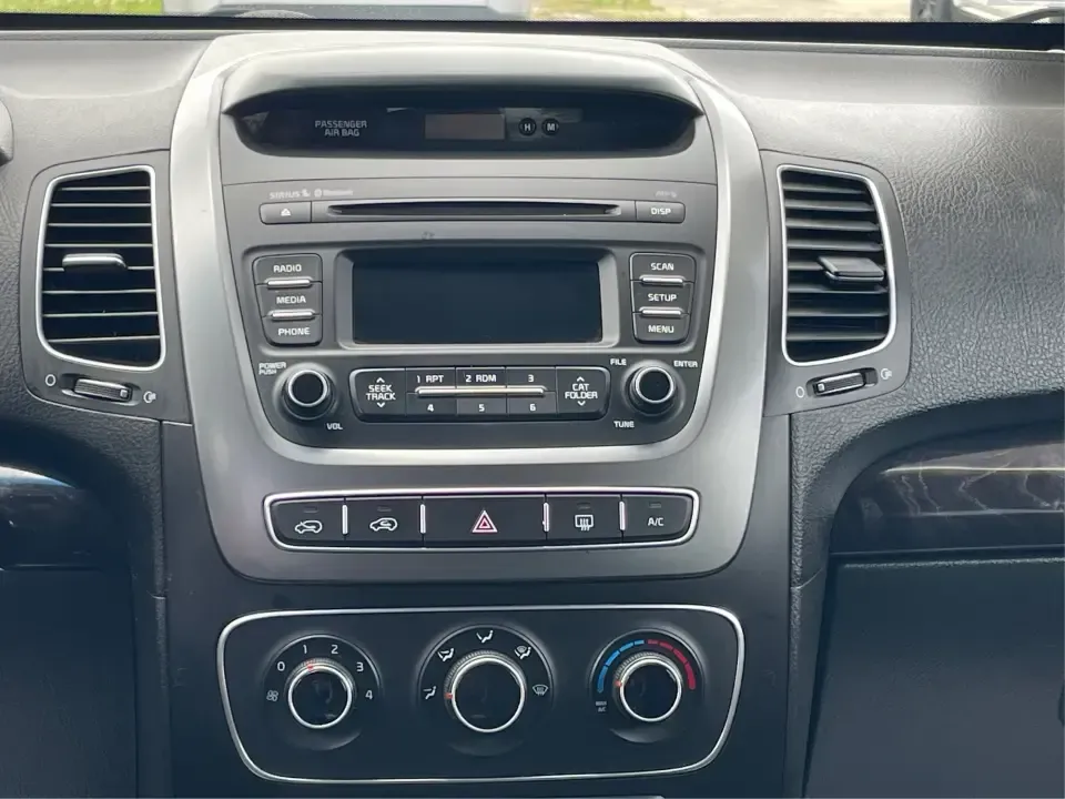 2015 Kia Sorento LX (5XYKT3A60FG) with an 2.4L I-4 gasoline direct injection engine, 6-Speed Automatic transmission, located at 1230 East Main St, Xenia, OH, 45385, (937) 908-9800, 39.688026, -83.910172 - ### Discover Adventure with the 2015 Kia Sorento LX - Your Perfect Family SUV!<br /> <br /> Are you seeking the ideal vehicle for weekend getaways or daily commutes? Look no further! The 2015 Kia Sorento LX is the perfect SUV for growing families and adventure-seekers alike. With its spacious interi - Photo#13