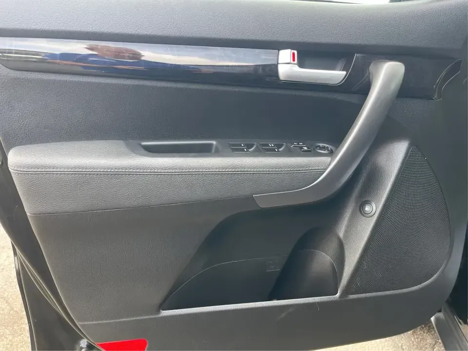 2015 Kia Sorento LX (5XYKT3A60FG) with an 2.4L I-4 gasoline direct injection engine, 6-Speed Automatic transmission, located at 1230 East Main St, Xenia, OH, 45385, (937) 908-9800, 39.688026, -83.910172 - ### Discover Adventure with the 2015 Kia Sorento LX - Your Perfect Family SUV!<br /> <br /> Are you seeking the ideal vehicle for weekend getaways or daily commutes? Look no further! The 2015 Kia Sorento LX is the perfect SUV for growing families and adventure-seekers alike. With its spacious interi - Photo#19