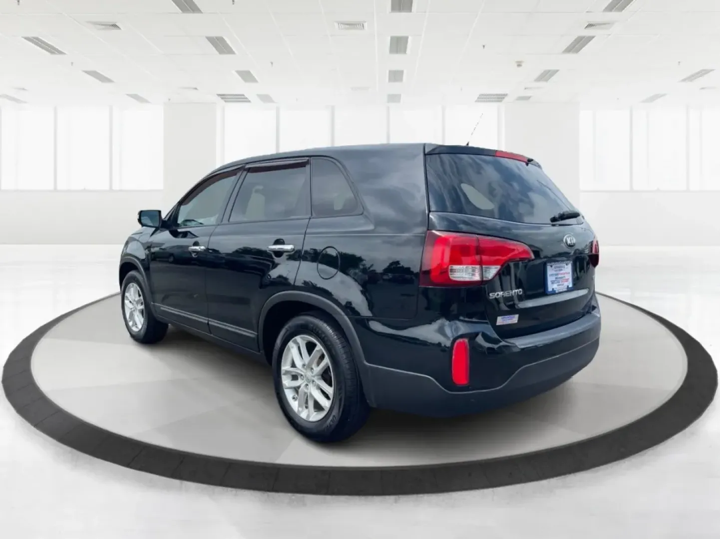 2015 Kia Sorento LX (5XYKT3A60FG) with an 2.4L I-4 gasoline direct injection engine, located at 8750 N County Rd 25A, Piqua, OH, 45356, (937) 908-9800, 40.164391, -84.232513 - ### Discover Adventure with the 2015 Kia Sorento LX - Your Perfect Family SUV!<br /> <br /> Are you seeking the ideal vehicle for weekend getaways or daily commutes? Look no further! The 2015 Kia Sorento LX is the perfect SUV for growing families and adventure-seekers alike. With its spacious interi - Photo#4