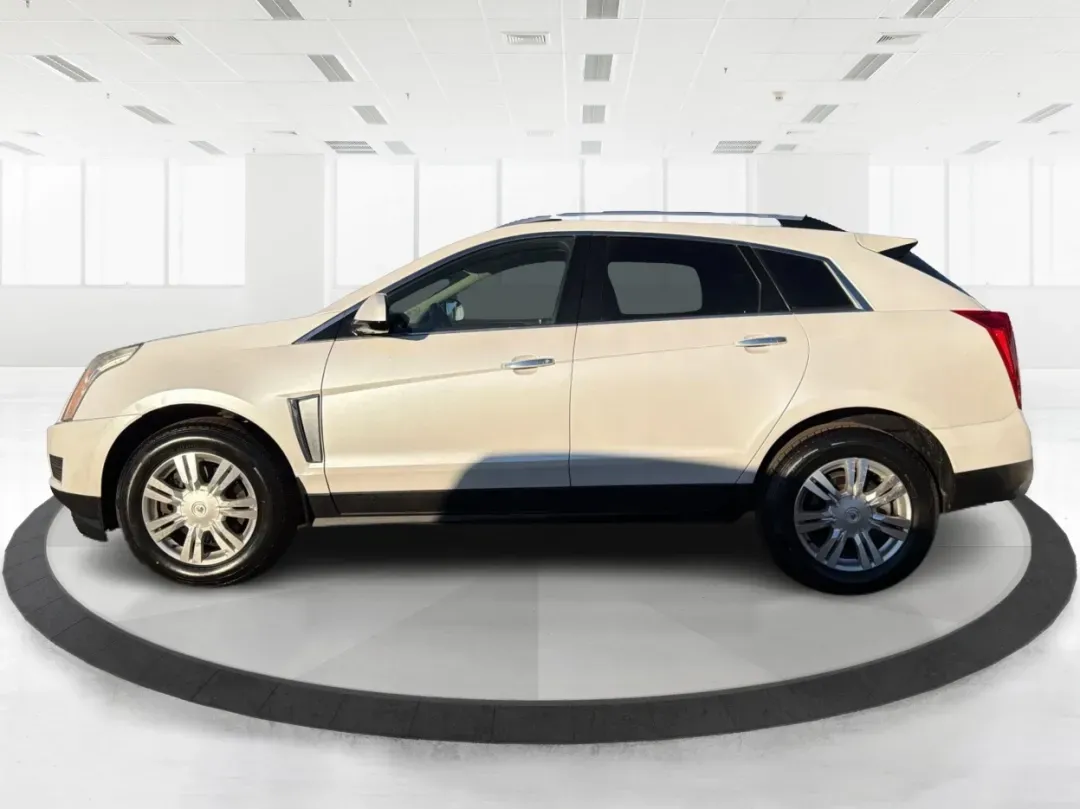 2013 White Cadillac SRX Luxury Collection (3GYFNCE32DS) with an 3.6L V6 DOHC 24V FFV engine, 6-Speed Automatic transmission, located at 1184 Kauffman Ave, Fairborn, OH, 45324, (937) 908-9800, 39.807072, -84.030914 - ### Elevate Your Everyday with the 2013 Cadillac SRX Luxury Collection <br /> <br /> Are you searching for the perfect vehicle to enhance your family's lifestyle or your daily commute? Look no further than the stunning 2013 Cadillac SRX Luxury Collection, available now at Advantage Car and Credit in - Photo#5