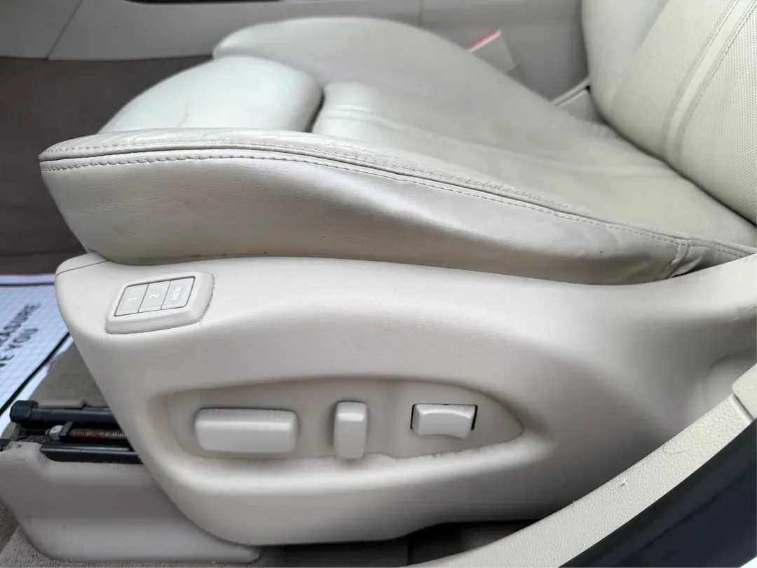 2013 White Cadillac SRX Luxury Collection (3GYFNCE32DS) with an 3.6L V6 DOHC 24V FFV engine, 6-Speed Automatic transmission, located at 1184 Kauffman Ave, Fairborn, OH, 45324, (937) 908-9800, 39.807072, -84.030914 - ### Elevate Your Everyday with the 2013 Cadillac SRX Luxury Collection <br /> <br /> Are you searching for the perfect vehicle to enhance your family's lifestyle or your daily commute? Look no further than the stunning 2013 Cadillac SRX Luxury Collection, available now at Advantage Car and Credit in - Photo#17