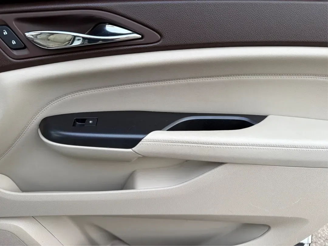 2013 White Cadillac SRX Luxury Collection (3GYFNCE32DS) with an 3.6L V6 DOHC 24V FFV engine, 6-Speed Automatic transmission, located at 1184 Kauffman Ave, Fairborn, OH, 45324, (937) 908-9800, 39.807072, -84.030914 - ### Elevate Your Everyday with the 2013 Cadillac SRX Luxury Collection <br /> <br /> Are you searching for the perfect vehicle to enhance your family's lifestyle or your daily commute? Look no further than the stunning 2013 Cadillac SRX Luxury Collection, available now at Advantage Car and Credit in - Photo#19