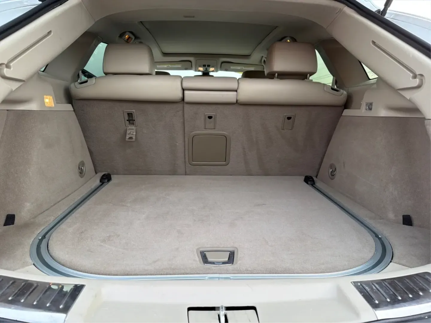 2013 White Cadillac SRX Luxury Collection (3GYFNCE32DS) with an 3.6L V6 DOHC 24V FFV engine, 6-Speed Automatic transmission, located at 401 Woodman Dr, Riverside, OH, 45431, (937) 908-9800, 39.760899, -84.123421 - ### Elevate Your Everyday with the 2013 Cadillac SRX Luxury Collection <br /> <br /> Are you searching for the perfect vehicle to enhance your family's lifestyle or your daily commute? Look no further than the stunning 2013 Cadillac SRX Luxury Collection, available now at Advantage Car and Credit in - Photo#12