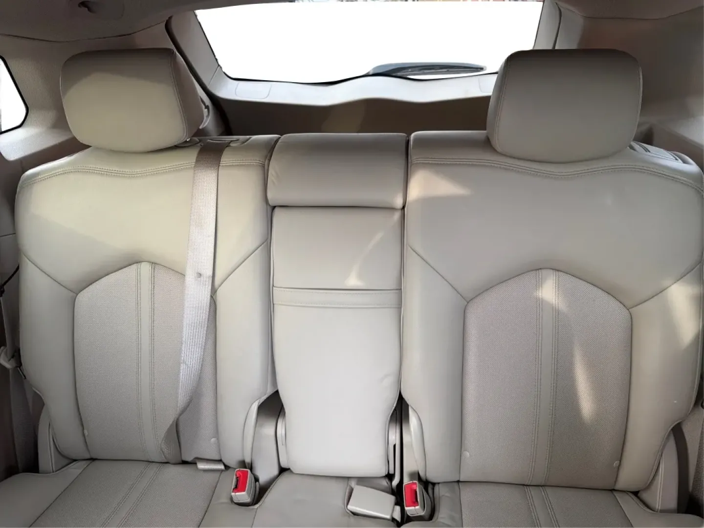 2013 White Cadillac SRX Luxury Collection (3GYFNCE32DS) with an 3.6L V6 DOHC 24V FFV engine, 6-Speed Automatic transmission, located at 401 Woodman Dr, Riverside, OH, 45431, (937) 908-9800, 39.760899, -84.123421 - ### Elevate Your Everyday with the 2013 Cadillac SRX Luxury Collection <br /> <br /> Are you searching for the perfect vehicle to enhance your family's lifestyle or your daily commute? Look no further than the stunning 2013 Cadillac SRX Luxury Collection, available now at Advantage Car and Credit in - Photo#14