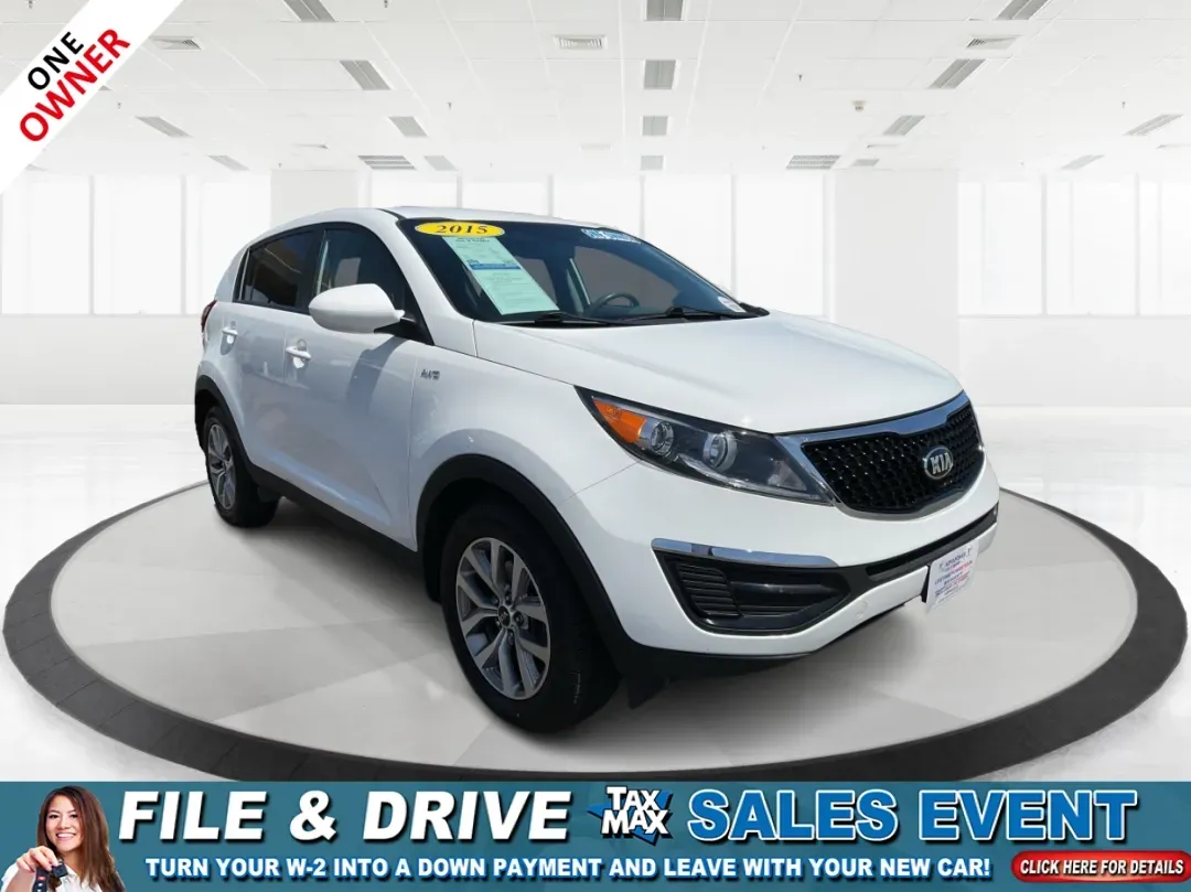 2015 Kia Sportage LX (KNDPBCAC7F7) with an Other engine, located at 4508 South Dixie Dr, Moraine, OH, 45439, (937) 908-9800, 39.689976, -84.218452 - **Explore the Open Road with the 2015 Kia Sportage LX Perfect for Your Next Adventure!**<br /> <br /> Imagine hitting the open road with your loved ones, whether it's a weekend getaway or a daily commute. The 2015 Kia Sportage LX, available at Advantage Car and Credit in Fairborn, OH, is the ideal - Photo#0