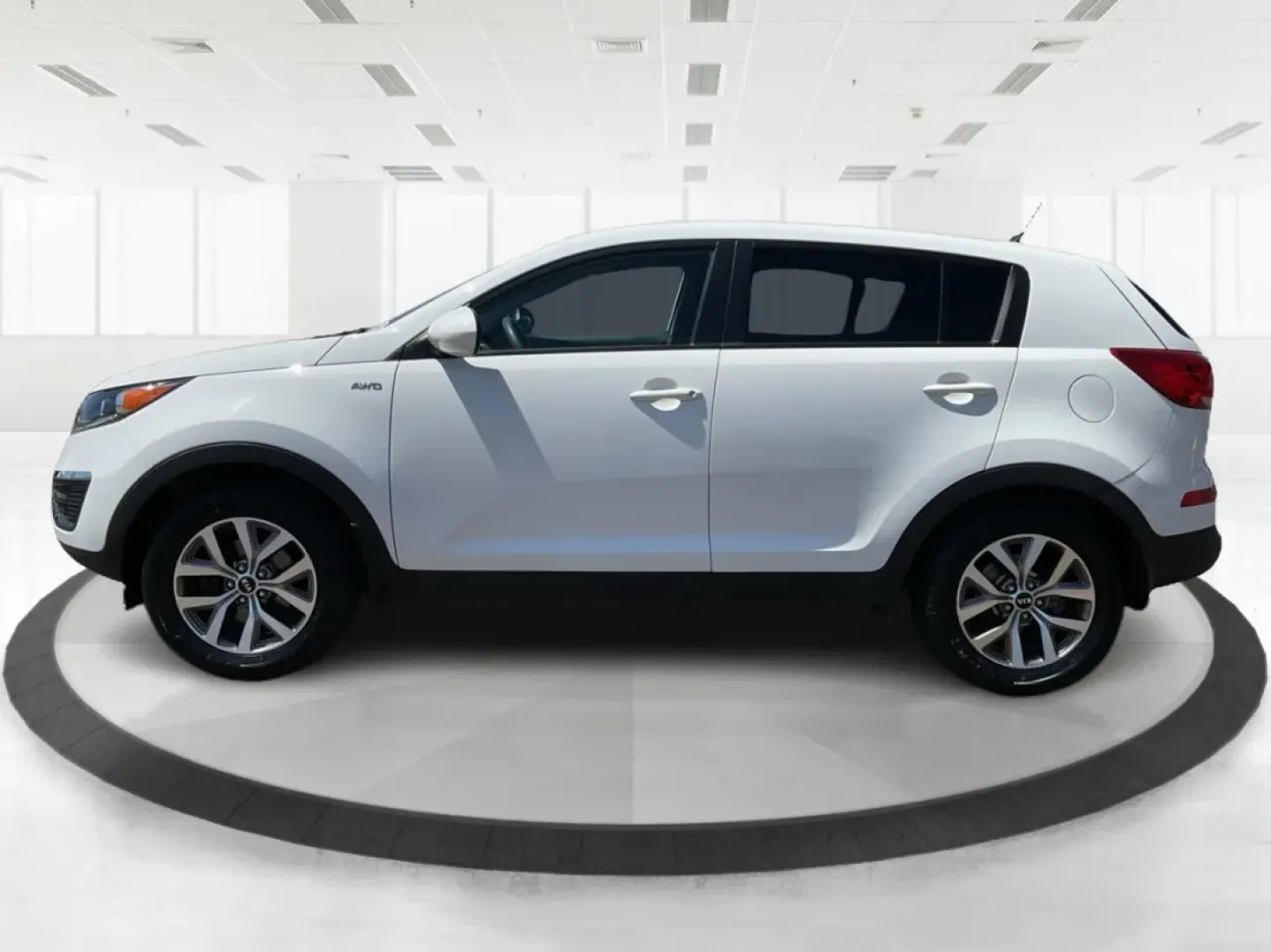 2015 Kia Sportage LX (KNDPBCAC7F7) with an Other engine, located at 1230 East Main St, Xenia, OH, 45385, (937) 908-9800, 39.688026, -83.910172 - **Explore the Open Road with the 2015 Kia Sportage LX Perfect for Your Next Adventure!**<br /> <br /> Imagine hitting the open road with your loved ones, whether it's a weekend getaway or a daily commute. The 2015 Kia Sportage LX, available at Advantage Car and Credit in Fairborn, OH, is the ideal - Photo#5