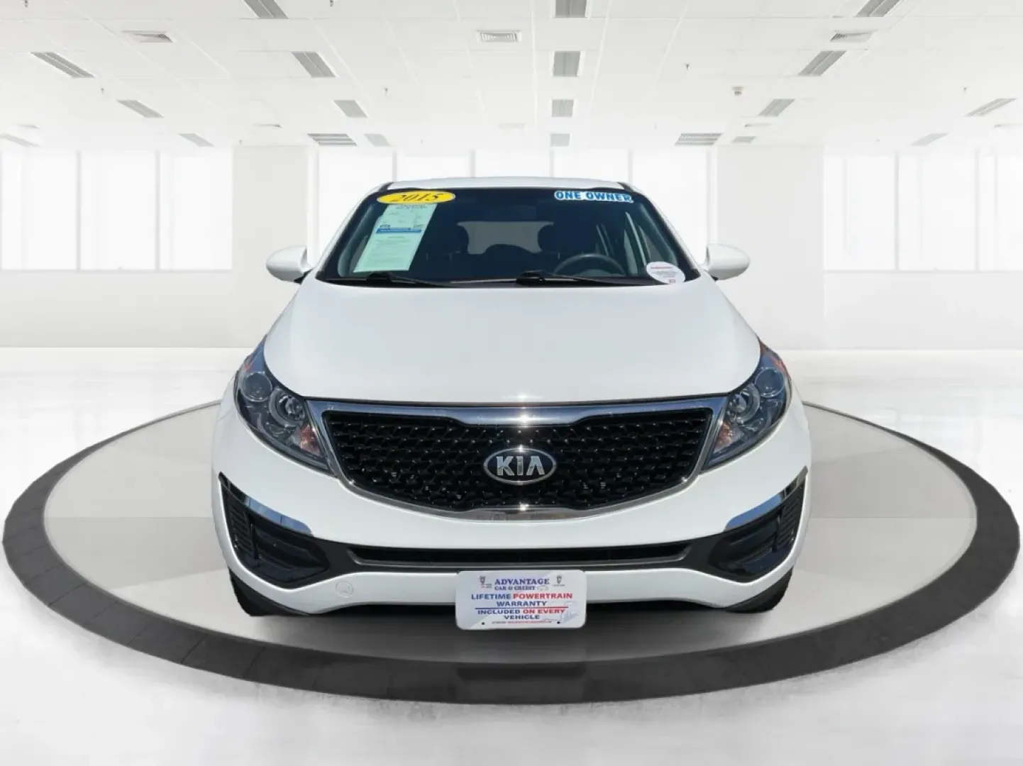 2015 Kia Sportage LX (KNDPBCAC7F7) with an Other engine, located at 1230 East Main St, Xenia, OH, 45385, (937) 908-9800, 39.688026, -83.910172 - **Explore the Open Road with the 2015 Kia Sportage LX Perfect for Your Next Adventure!**<br /> <br /> Imagine hitting the open road with your loved ones, whether it's a weekend getaway or a daily commute. The 2015 Kia Sportage LX, available at Advantage Car and Credit in Fairborn, OH, is the ideal - Photo#7