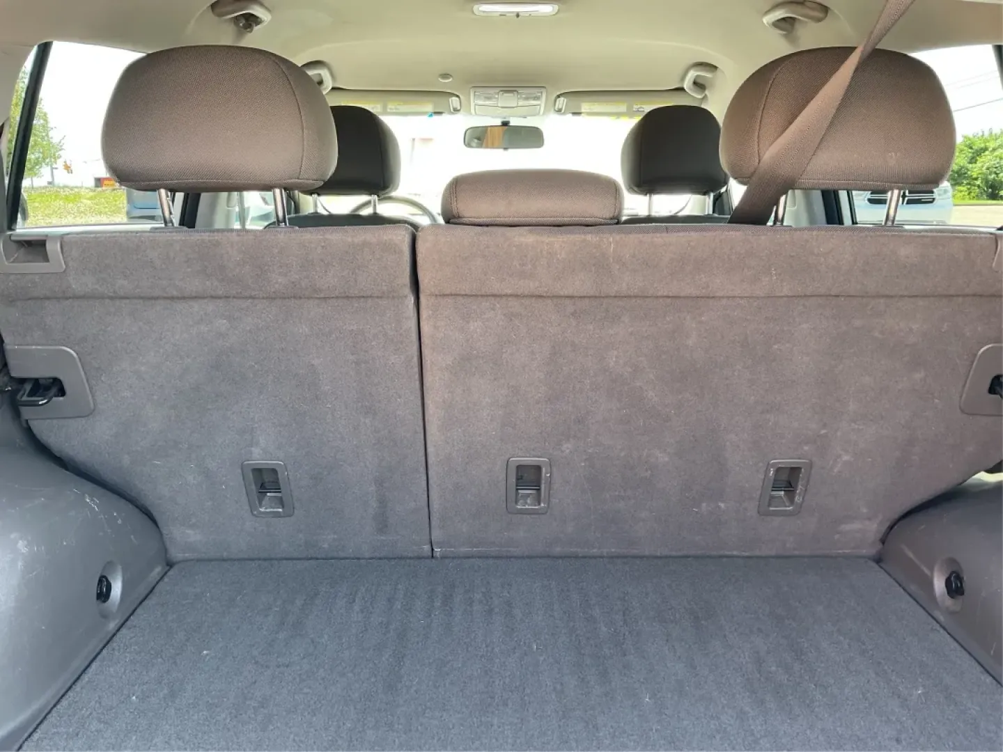 2015 Kia Sportage LX (KNDPBCAC7F7) with an Other engine, located at 1230 East Main St, Xenia, OH, 45385, (937) 908-9800, 39.688026, -83.910172 - **Explore the Open Road with the 2015 Kia Sportage LX Perfect for Your Next Adventure!**<br /> <br /> Imagine hitting the open road with your loved ones, whether it's a weekend getaway or a daily commute. The 2015 Kia Sportage LX, available at Advantage Car and Credit in Fairborn, OH, is the ideal - Photo#12