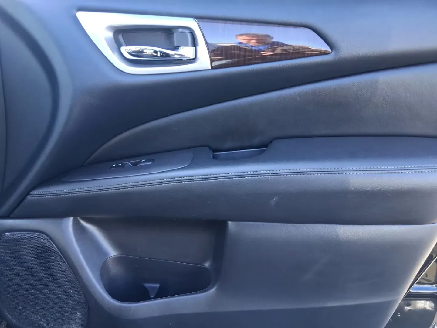 2013 Super Black Nissan Pathfinder Platinum 4WD (5N1AR2MMXDC) with an 3.5L V6 DOHC 24V engine, Continuously Variable Transmission transmission, located at 401 Woodman Dr, Riverside, OH, 45431, (937) 908-9800, 39.760899, -84.123421 - Picture your next weekend: the kids loaded up for a day at the National Museum of the U.S. Air Force, a cooler in the back for a picnic at Riverscape MetroPark, and plenty of room for friends or gear-without feeling cramped on I675 or Route 35. This 2013 Nissan Pathfinder Platinum 4WD is built for r - Photo#18