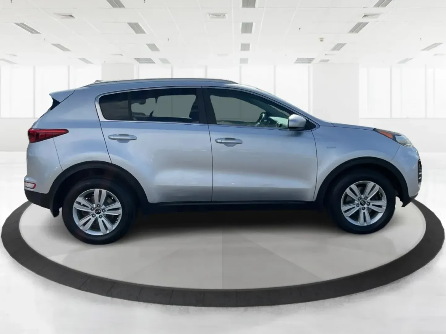 2017 Kia Sportage LX (KNDPMCAC2H7) with an Theta II 2.4L I-4 gasoline direct injection engine, located at 401 Woodman Dr, Riverside, OH, 45431, (937) 908-9800, 39.760899, -84.123421 - Elevate your daily drive and weekend adventures with the versatile 2017 Kia Sportage LX, now available at Advantage Car and Credit in Fairborn, OH. If you're looking for a reliable and stylish crossover that seamlessly fits into your active lifestyle, this vehicle checks all the boxes. Whether you'r - Photo#1