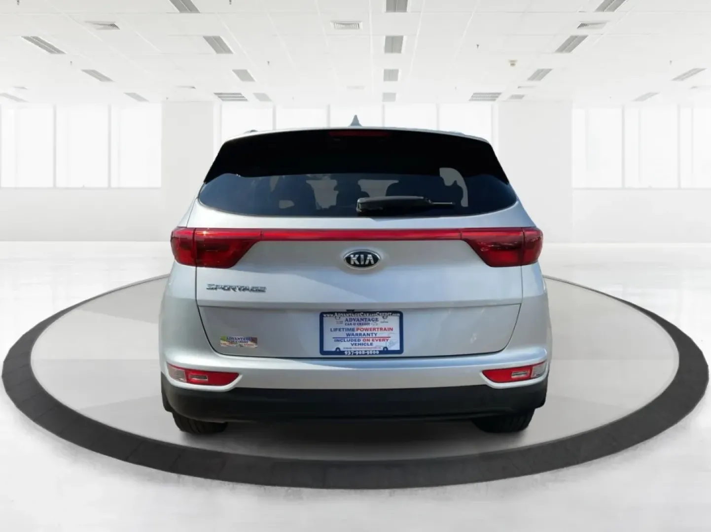 2017 Kia Sportage LX (KNDPMCAC2H7) with an Theta II 2.4L I-4 gasoline direct injection engine, located at 401 Woodman Dr, Riverside, OH, 45431, (937) 908-9800, 39.760899, -84.123421 - Elevate your daily drive and weekend adventures with the versatile 2017 Kia Sportage LX, now available at Advantage Car and Credit in Fairborn, OH. If you're looking for a reliable and stylish crossover that seamlessly fits into your active lifestyle, this vehicle checks all the boxes. Whether you'r - Photo#3