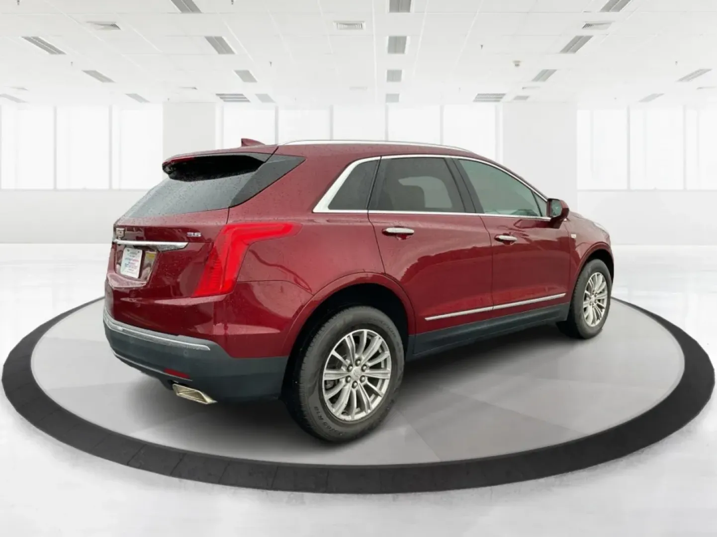 2017 Cadillac XT5 Luxury AWD (1GYKNDRS4HZ) with an 3.6L V6 DOHC 24V engine, 8-Speed Automatic transmission, located at 8750 N County Rd 25A, Piqua, OH, 45356, (937) 908-9800, 40.164391, -84.232513 - **Discover the Perfect Blend of Luxury and Functionality with the 2017 Cadillac XT5 at Jamestown Auto Sales!**<br /> <br /> Are you searching for a vehicle that seamlessly fits into your busy lifestyle while offering the luxurious comfort you deserve? Look no further than the 2017 Cadillac XT5 Luxur - Photo#2