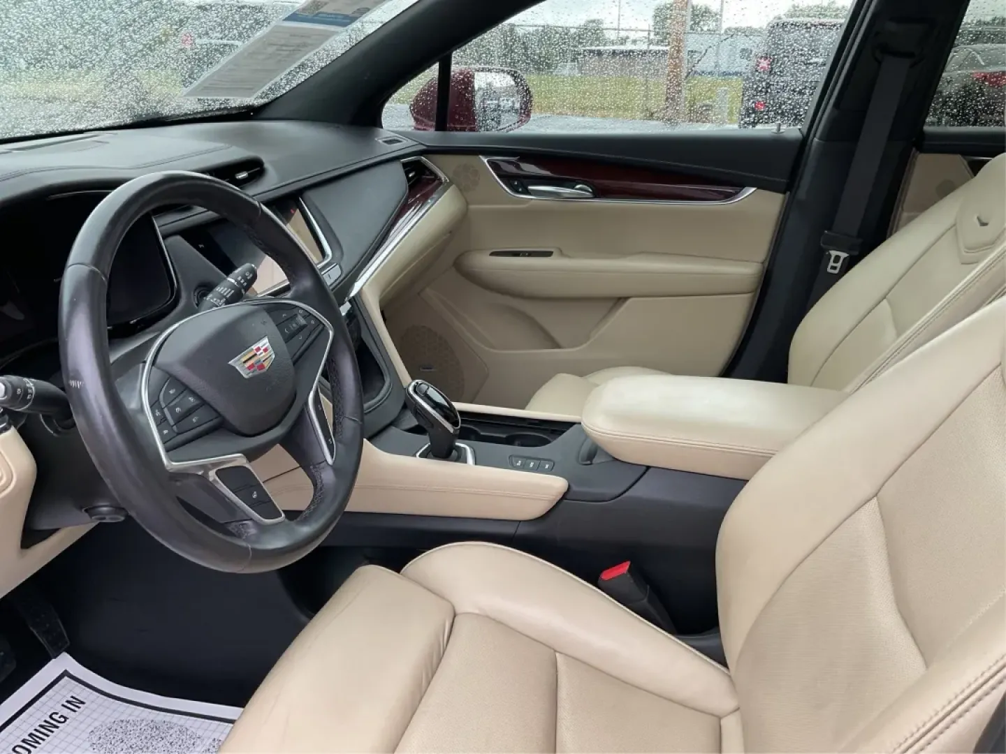 2017 Cadillac XT5 Luxury AWD (1GYKNDRS4HZ) with an 3.6L V6 DOHC 24V engine, 8-Speed Automatic transmission, located at 8750 N County Rd 25A, Piqua, OH, 45356, (937) 908-9800, 40.164391, -84.232513 - **Discover the Perfect Blend of Luxury and Functionality with the 2017 Cadillac XT5 at Jamestown Auto Sales!**<br /> <br /> Are you searching for a vehicle that seamlessly fits into your busy lifestyle while offering the luxurious comfort you deserve? Look no further than the 2017 Cadillac XT5 Luxur - Photo#9
