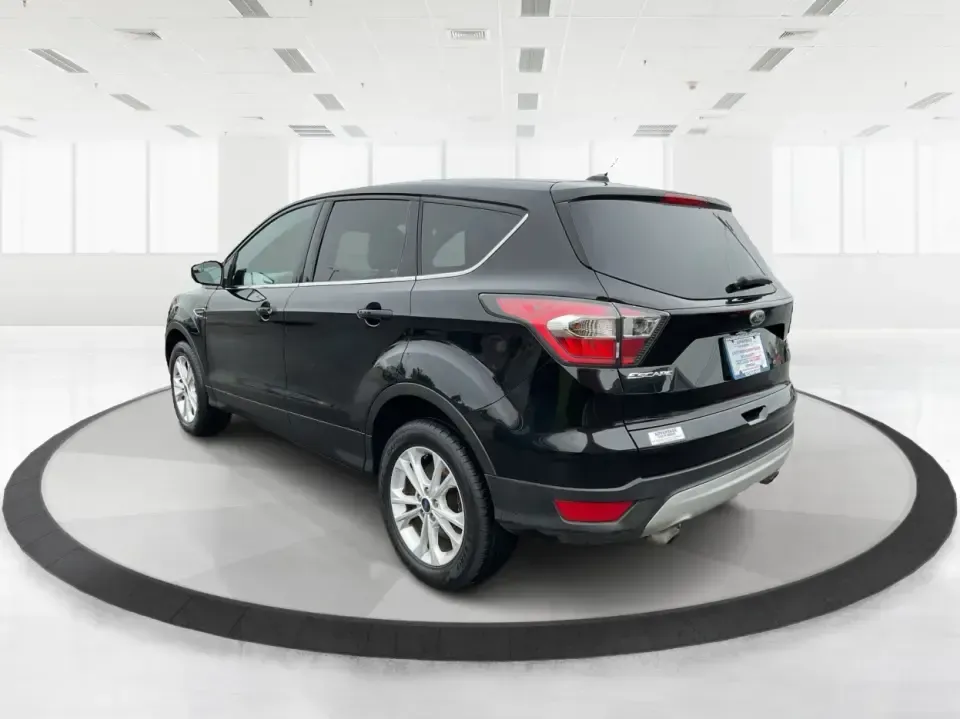 2017 Ford Escape SE (1FMCU9GD0HU) with an 1.5L L4 DOHC 16V engine, 6A transmission, located at 1230 East Main St, Xenia, OH, 45385, (937) 908-9800, 39.688026, -83.910172 - **Explore New Adventures with the 2017 Ford Escape SE - Your Perfect Companion for Every Journey!**<br /> <br /> Imagine embarking on spontaneous weekend getaways or daily commutes with absolute confidence and comfort. The 2017 Ford Escape SE, now available at Advantage Car and Credit in Fairborn, O - Photo#4