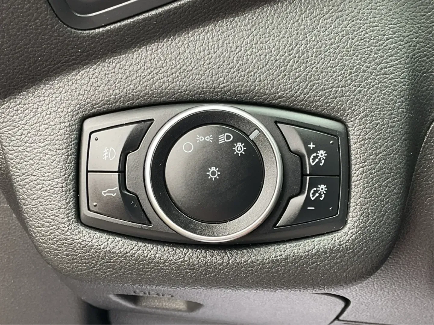 2017 Ford Escape SE (1FMCU9GD0HU) with an Other engine, located at 1230 East Main St, Xenia, OH, 45385, (937) 908-9800, 39.688026, -83.910172 - **Explore New Adventures with the 2017 Ford Escape SE - Your Perfect Companion for Every Journey!**<br /> <br /> Imagine embarking on spontaneous weekend getaways or daily commutes with absolute confidence and comfort. The 2017 Ford Escape SE, now available at Advantage Car and Credit in Fairborn, O - Photo#17