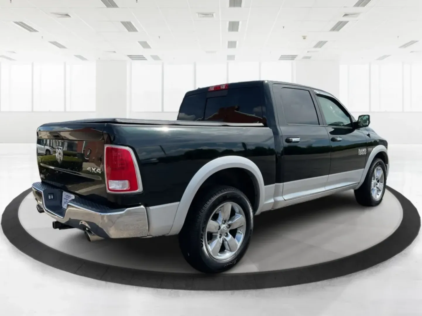 2015 Ram 1500 Laramie Crew Cab SWB 4WD (1C6RR7NT7FS) with an 5.7L V8 OHV 16V engine, 8-Speed Automatic transmission, located at 1951 S Dayton Lakeview Rd., New Carlisle, OH, 45344, (937) 908-9800, 39.890999, -84.050255 - **Unlock Your Weekend Adventures with the 2015 Ram 1500 Laramie Crew Cab 4WD at Jamestown Auto Sales!**<br /> <br /> Are you ready to elevate your lifestyle with a vehicle that combines power, comfort, and versatility? Look no further than this 2015 Ram 1500 Laramie Crew Cab SWB, the ultimate truck - Photo#2