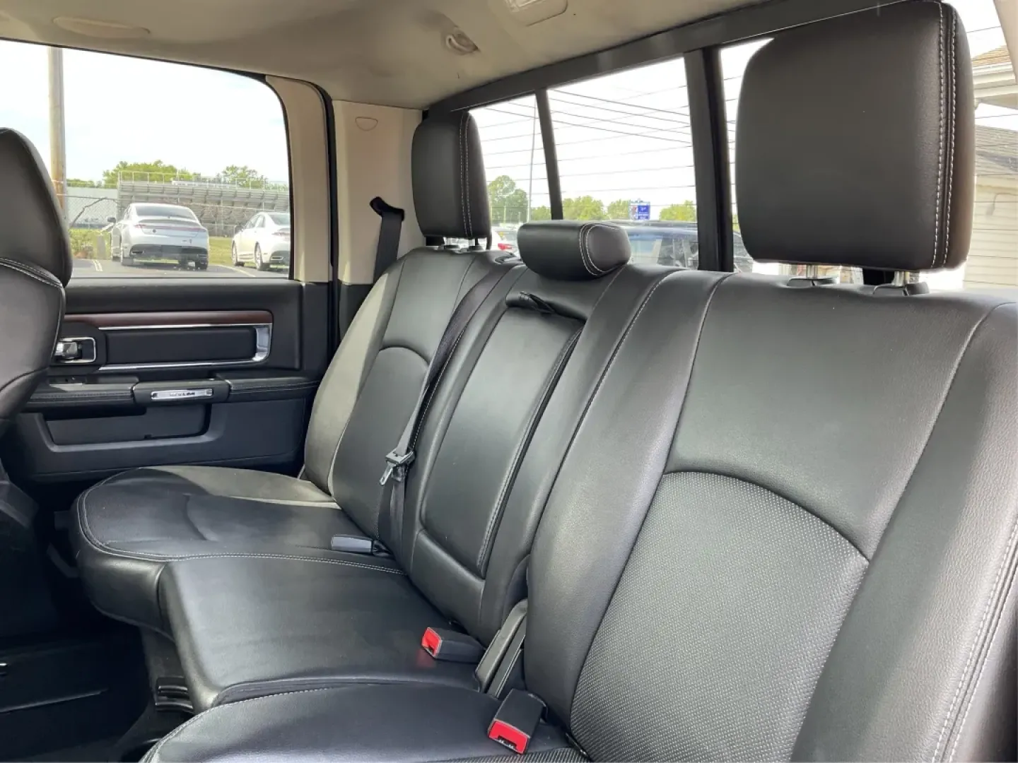 2015 Ram 1500 Laramie Crew Cab SWB 4WD (1C6RR7NT7FS) with an 5.7L V8 OHV 16V engine, 8-Speed Automatic transmission, located at 1951 S Dayton Lakeview Rd., New Carlisle, OH, 45344, (937) 908-9800, 39.890999, -84.050255 - **Unlock Your Weekend Adventures with the 2015 Ram 1500 Laramie Crew Cab 4WD at Jamestown Auto Sales!**<br /> <br /> Are you ready to elevate your lifestyle with a vehicle that combines power, comfort, and versatility? Look no further than this 2015 Ram 1500 Laramie Crew Cab SWB, the ultimate truck - Photo#10