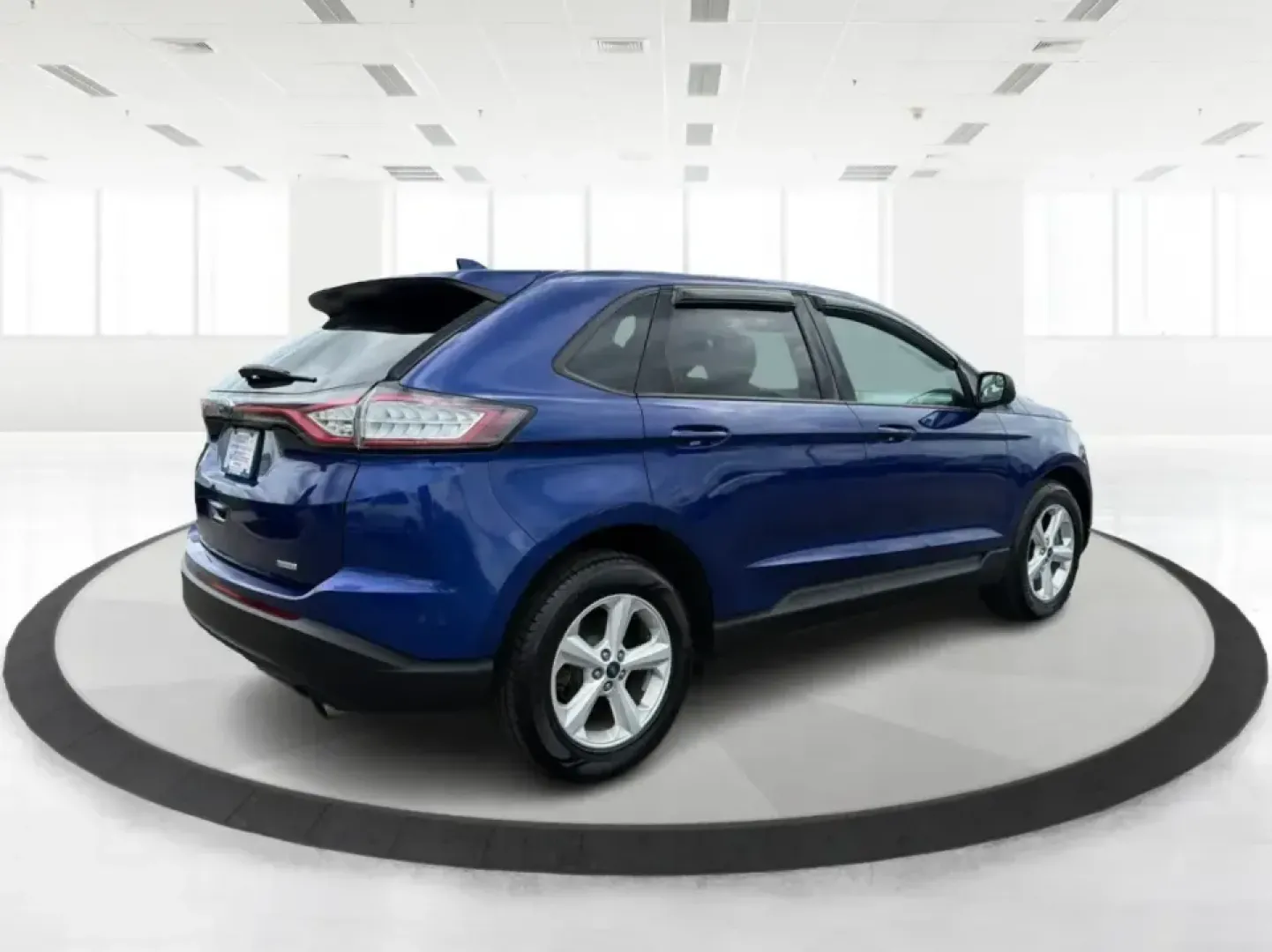 2015 Ford Edge SE FWD (2FMTK3G98FB) with an 2.0L L4 DOHC 16V engine, 6-Speed Automatic transmission, located at 401 Woodman Dr, Riverside, OH, 45431, (937) 908-9800, 39.760899, -84.123421 - Need an SUV that fits real life in the Miami Valley-school drop-offs, a steady commute down I75, and weekend errands that somehow turn into a full cargo load? This 2015 Ford Edge SE FWD is built for everyday versatility, with comfortable seating for five, a roomy cabin, and practical tech that helps- Photo#2