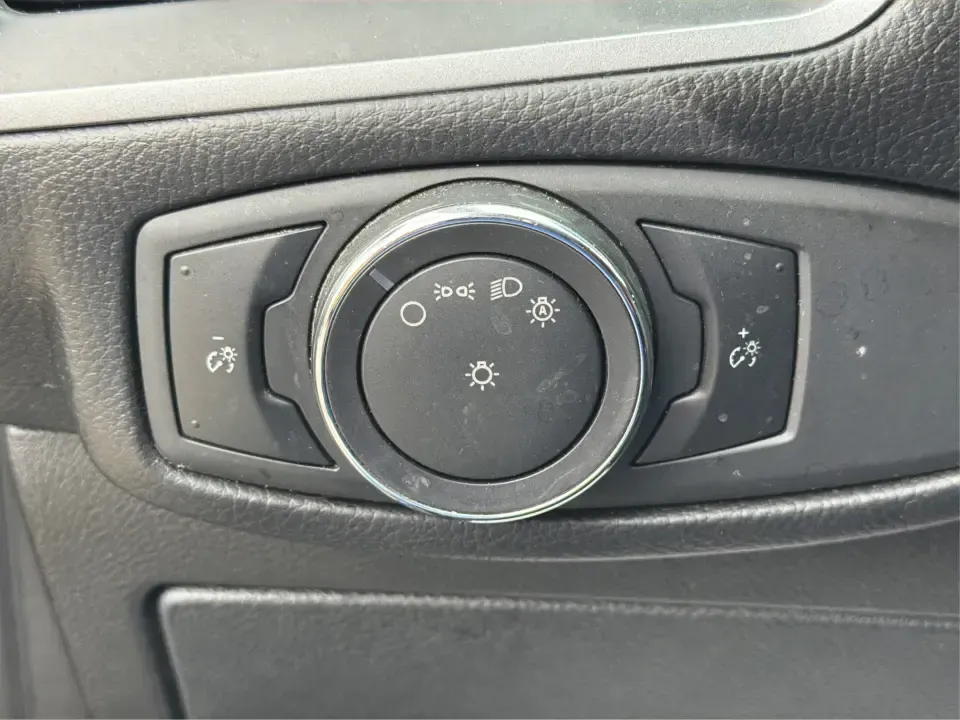 2015 Ford Edge SE FWD (2FMTK3G98FB) with an 2.0L L4 DOHC 16V engine, 6-Speed Automatic transmission, located at 8750 N County Rd 25A, Piqua, OH, 45356, (937) 908-9800, 40.164391, -84.232513 - Need an SUV that fits real life in the Miami Valley-school drop-offs, a steady commute down I75, and weekend errands that somehow turn into a full cargo load? This 2015 Ford Edge SE FWD is built for everyday versatility, with comfortable seating for five, a roomy cabin, and practical tech that helps- Photo#17