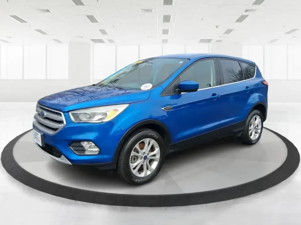 2017 Ford Escape SE 4WD (1FMCU9G93HU) with an 2.0L L4 DOHC 16V engine, 6-Speed Automatic transmission, located at 1230 East Main St, Xenia, OH, 45385, (937) 908-9800, 39.688026, -83.910172 - Discover the ultimate blend of comfort, capability, and style with the 2017 Ford Escape SE 4WD, a perfect companion for families on the go or adventurers seeking their next weekend thrill. With its spacious interior and robust features, this SUV is designed for those who lead an active lifestyle, ma - Photo#8