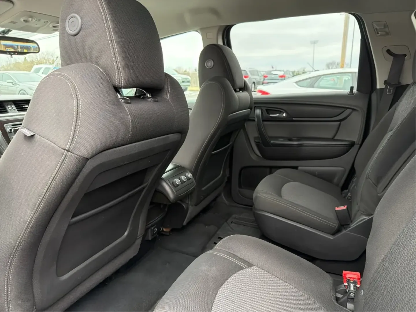 2017 Chevrolet Traverse 1LT AWD (1GNKVGKD7HJ) with an 3.6L V6 DOHC 24V engine, 6-Speed Automatic transmission, located at 8750 N County Rd 25A, Piqua, OH, 45356, (937) 908-9800, 40.164391, -84.232513 - Third Row - Photo#10