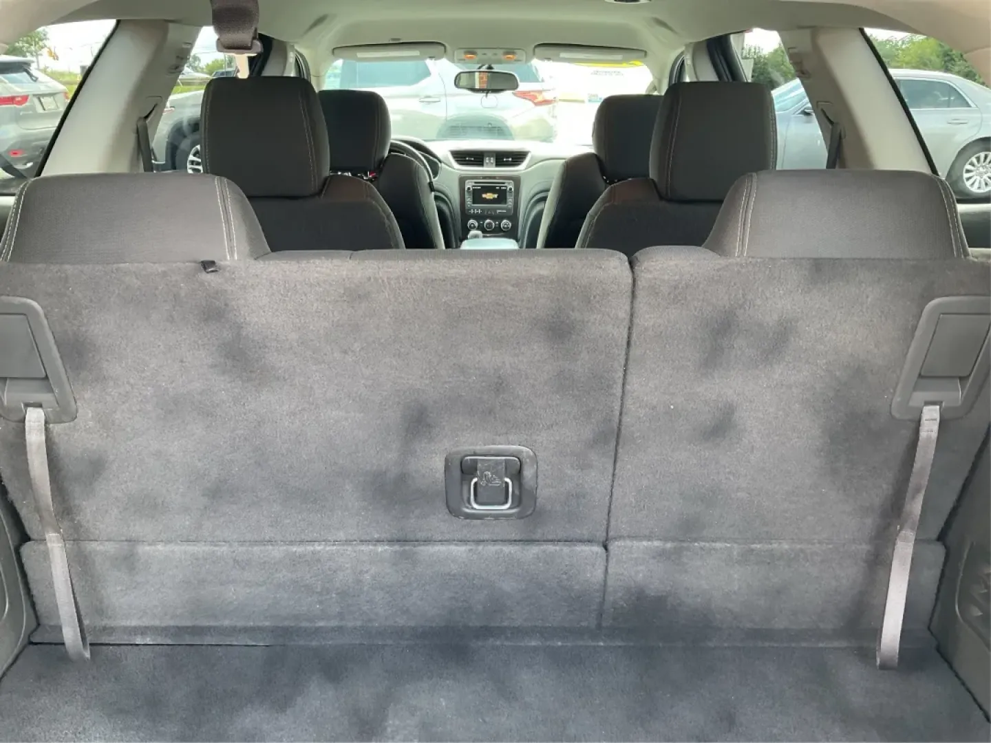 2017 Chevrolet Traverse 1LT AWD (1GNKVGKD7HJ) with an 3.6L V6 DOHC 24V engine, 6-Speed Automatic transmission, located at 1184 Kauffman Ave, Fairborn, OH, 45324, (937) 908-9800, 39.807072, -84.030914 - **Discover Your Next Adventure with the 2017 Chevrolet Traverse at Advantage Car and Credit - Fairborn!**<br /> <br /> Are you ready to elevate your family road trips or weekend getaways? The 2017 Chevrolet Traverse, available now at Advantage Car and Credit - Fairborn, is the perfect companion for - Photo#10
