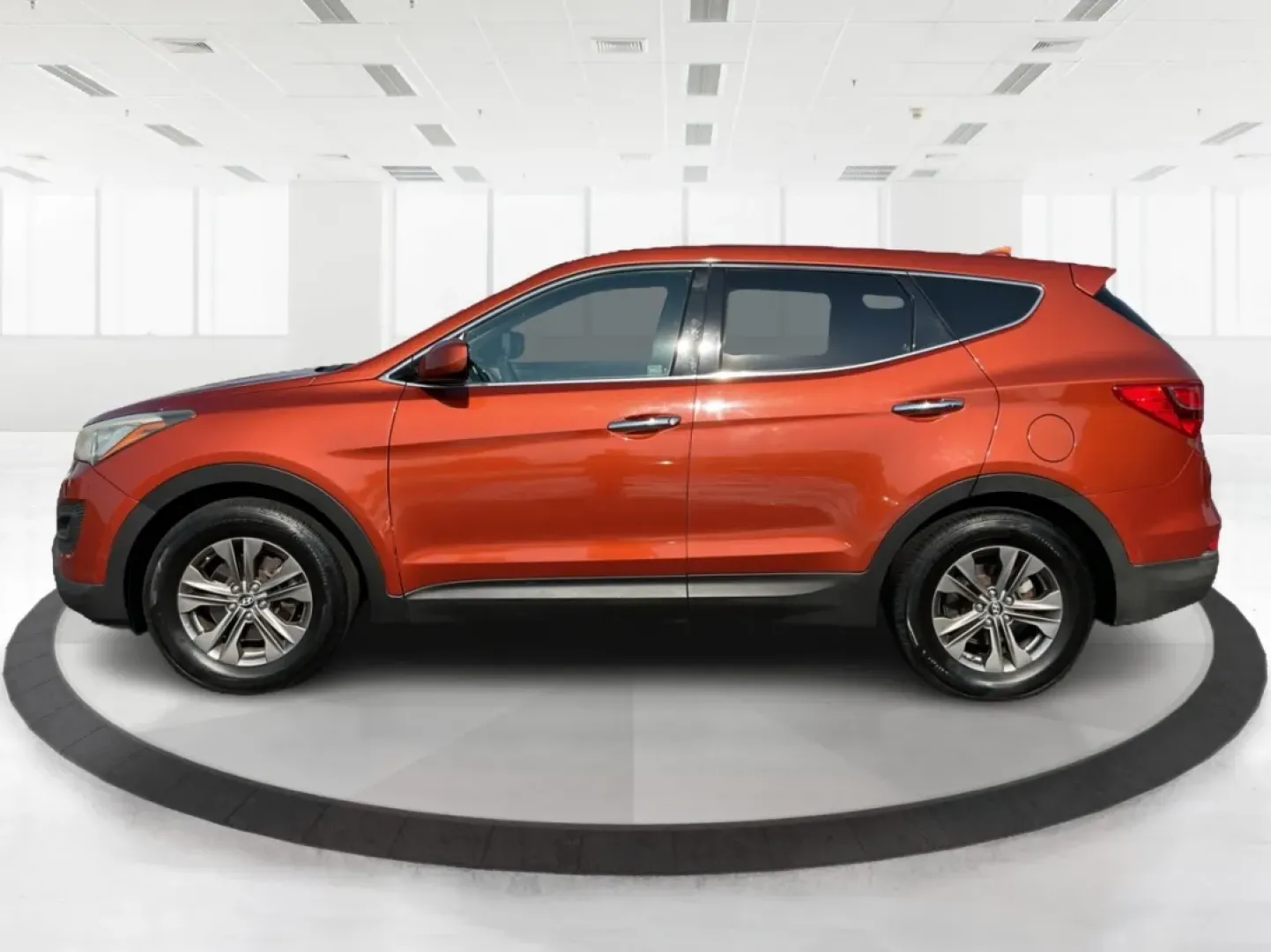 2013 Hyundai Santa Fe Sport (5XYZTDLB7DG) with an Theta II 2.4L I-4 gasoline direct injection engine, located at 1230 East Main St, Xenia, OH, 45385, (937) 908-9800, 39.688026, -83.910172 - Are you looking for a reliable, stylish SUV that can handle everything from family road trips to everyday commutes? Look no further than this 2013 Hyundai Santa Fe Sport, available now at Advantage Car and Credit in Fairborn, OH. With its spacious interior and versatile features, this SUV is perfect - Photo#5