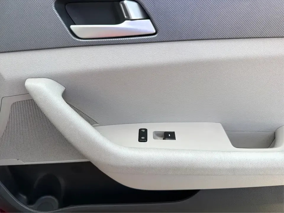 2017 Hyundai Sonata SE (5NPE24AF8HH) with an 2.4L L4 DOHC 16V engine, 7-Speed Automatic transmission, located at 1951 S Dayton Lakeview Rd., New Carlisle, OH, 45344, (937) 908-9800, 39.890999, -84.050255 - Ready for a dependable commuter that still looks sharp pulling into work, school pickup, or a weekend dinner in town? This Scarlet Red 2017 Hyundai Sonata SE is a practical, comfortable sedan that fits real-life schedules in Piqua, Ohio-whether you're cruising up N County Rd 25A, heading toward I75 - Photo#18