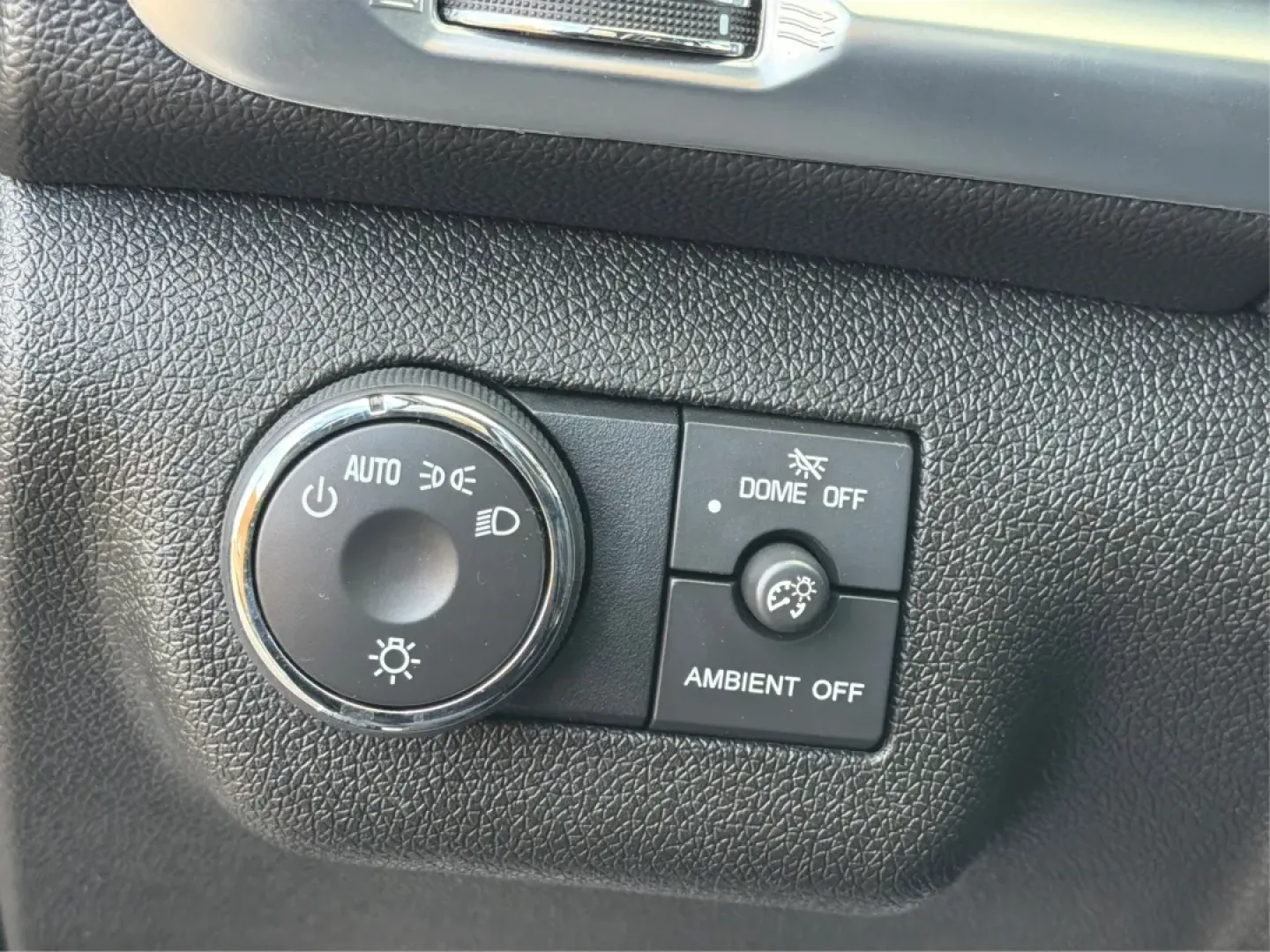 2014 GMC Acadia SLE-2 AWD (1GKKVPKD1EJ) with an 3.6L V6 DOHC 24V engine, 6-Speed Automatic transmission, located at 1230 East Main St, Xenia, OH, 45385, (937) 908-9800, 39.688026, -83.910172 - If you're searching for the perfect family SUV that balances style, comfort, and an adventurous spirit, look no further than this stunning 2014 GMC Acadia SLE-2 AWD, now available at Advantage Car and Credit in Fairborn, OH. With spacious seating for up to eight passengers and the versatility needed - Photo#17