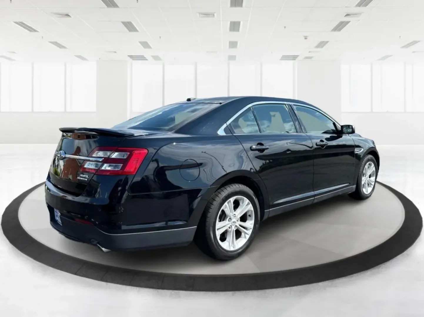 2017 Ford Taurus SEL (1FAHP2E84HG) with an 3.5L V-6 DOHC engine, located at 880 E. National Road, Vandalia, OH, 45377, (937) 908-9800, 39.891918, -84.183594 - Are you ready for a new adventure? The 2017 Ford Taurus SEL is the perfect sedan for those who crave a blend of comfort, style, and performance, whether you're navigating daily commutes or embarking on weekend getaways. This vehicle is not just a mode of transportation; it's a lifestyle statement th - Photo#2