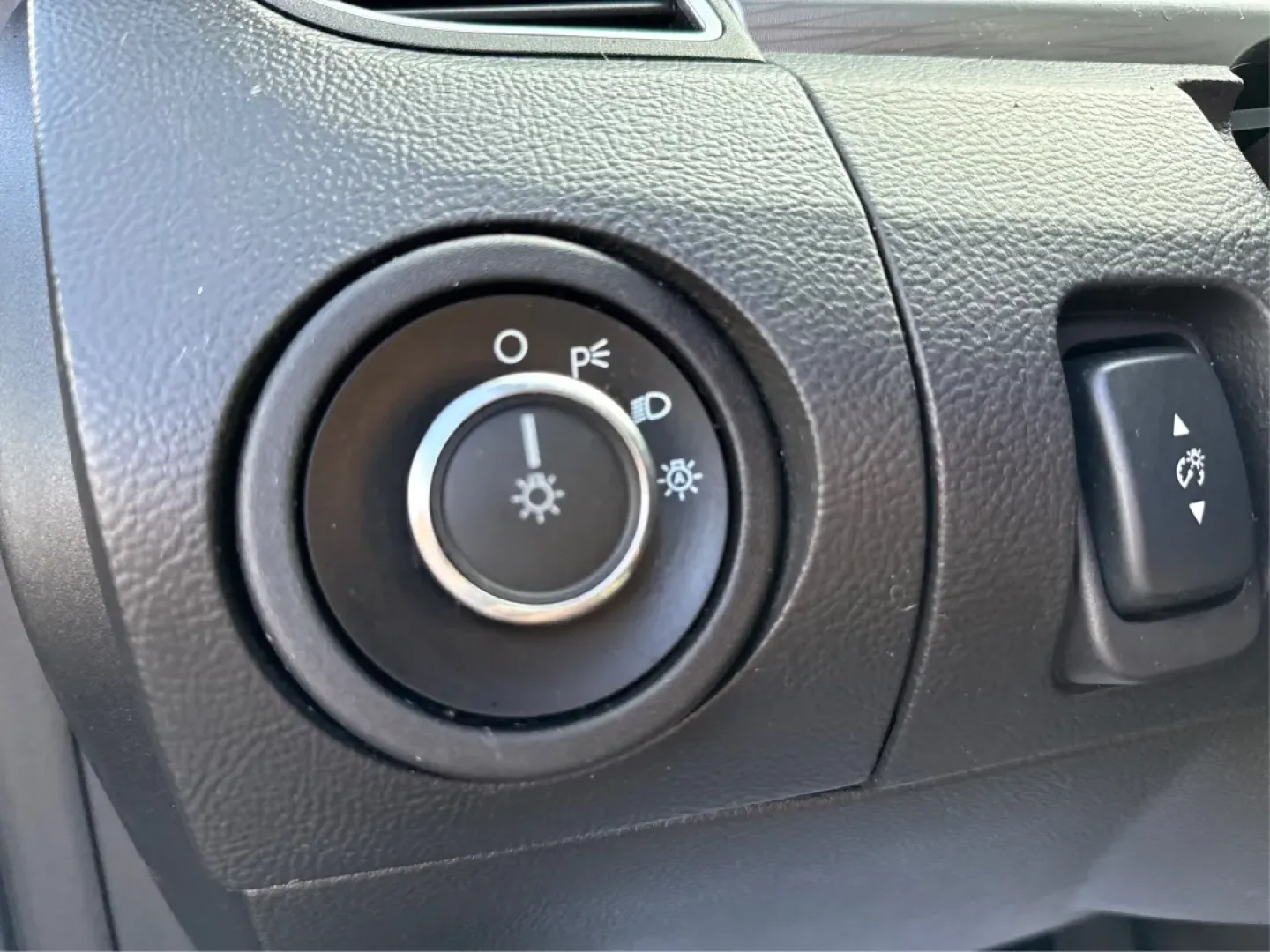 2017 Ford Taurus SEL (1FAHP2E84HG) with an 3.5L V-6 DOHC engine, located at 880 E. National Road, Vandalia, OH, 45377, (937) 908-9800, 39.891918, -84.183594 - Are you ready for a new adventure? The 2017 Ford Taurus SEL is the perfect sedan for those who crave a blend of comfort, style, and performance, whether you're navigating daily commutes or embarking on weekend getaways. This vehicle is not just a mode of transportation; it's a lifestyle statement th - Photo#16