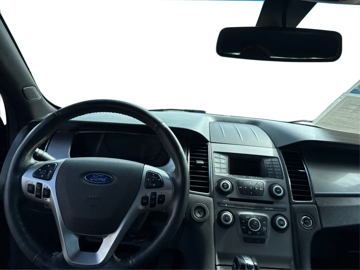 2017 Ford Taurus SEL (1FAHP2E84HG) with an 3.5L V-6 DOHC engine, located at 880 E. National Road, Vandalia, OH, 45377, (937) 908-9800, 39.891918, -84.183594 - Are you ready for a new adventure? The 2017 Ford Taurus SEL is the perfect sedan for those who crave a blend of comfort, style, and performance, whether you're navigating daily commutes or embarking on weekend getaways. This vehicle is not just a mode of transportation; it's a lifestyle statement th - Photo#20