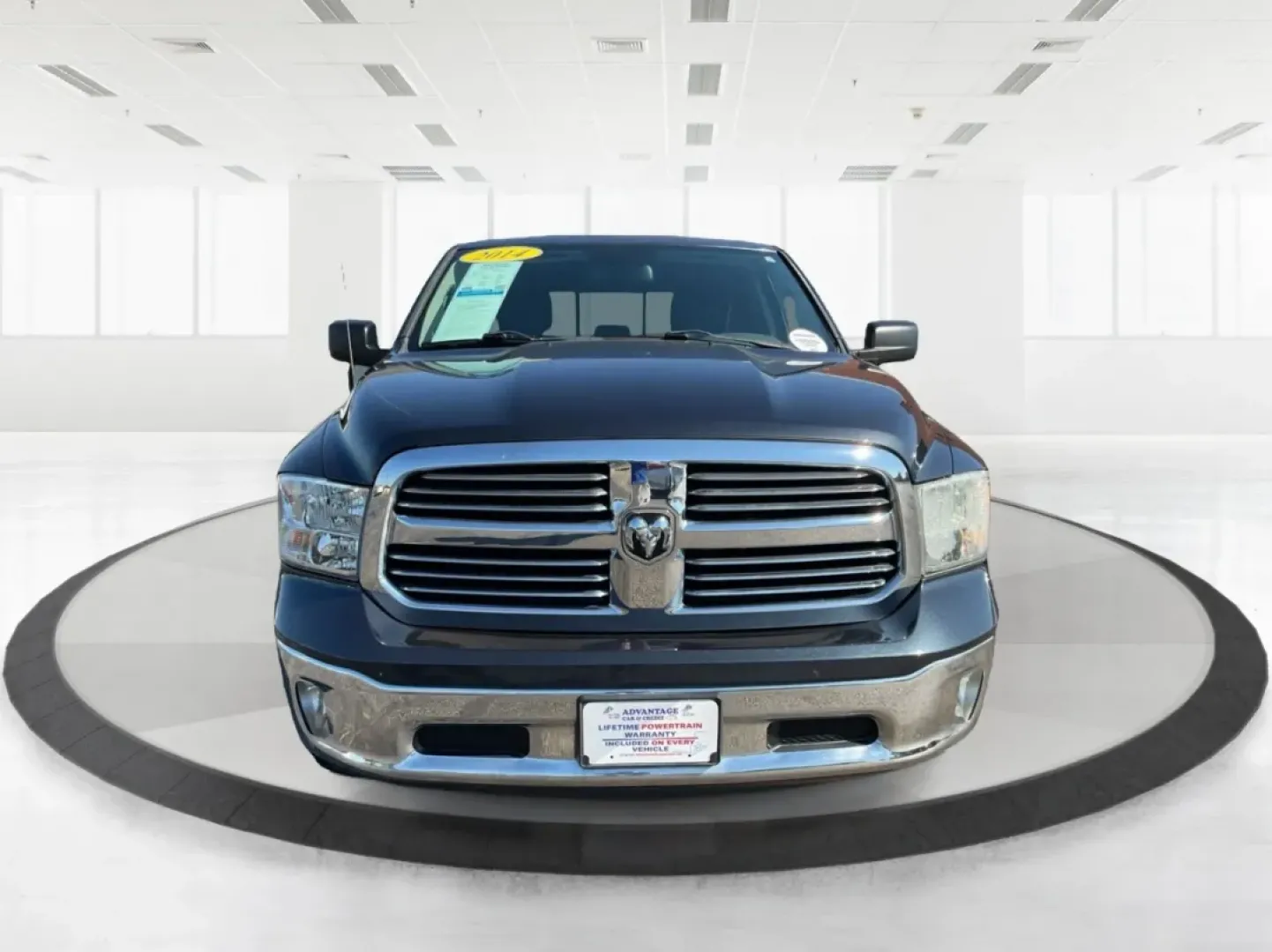 2014 Ram 1500 SLT Quad Cab 4WD (1C6RR7GT7ES) with an 5.7L V8 OHV 16V engine, 8-Speed Automatic transmission, located at 4508 South Dixie Dr, Moraine, OH, 45439, (937) 908-9800, 39.689976, -84.218452 - **Get Ready for Adventure with the 2014 Ram 1500 SLT Quad Cab 4WD!**<br /> <br /> Are you searching for the perfect blend of power, comfort, and utility in your next vehicle? The 2014 Ram 1500 SLT Quad Cab 4WD is designed for those who lead an active lifestyle-whether you're hauling gear for a weeke - Photo#7