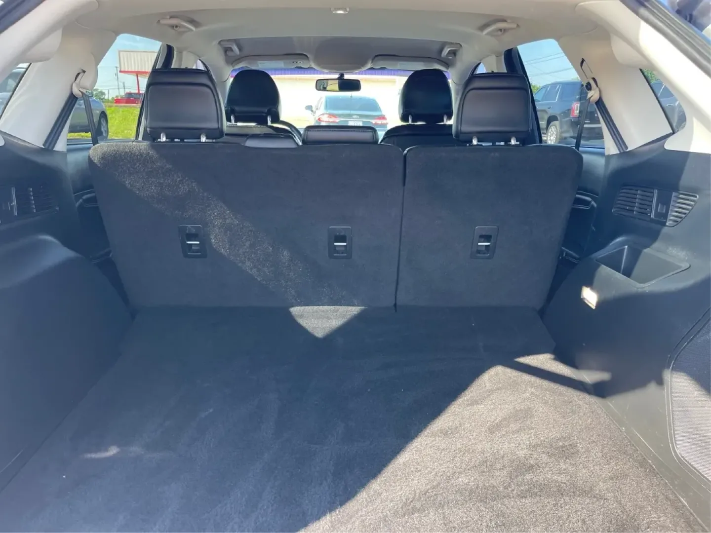 2017 Ford Edge Titanium (2FMPK3K98HB) with an Other engine, located at 880 E. National Road, Vandalia, OH, 45377, (937) 908-9800, 39.891918, -84.183594 - **Embrace the Road with the 2017 Ford Edge Titanium at Advantage Car and Credit!**<br /> <br /> Are you searching for the perfect vehicle to elevate your family adventures, accommodate your daily commute, or tackle weekend getaways? Look no further than this stunning 2017 Ford Edge Titanium, now ava - Photo#12