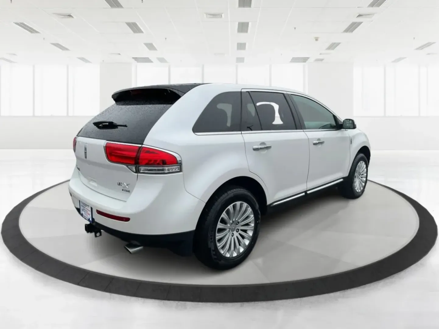 2014 Lincoln MKX Base (2LMDJ8JK4EB) with an Other engine, located at 1230 East Main St, Xenia, OH, 45385, (937) 908-9800, 39.688026, -83.910172 - **Discover Adventure with the 2014 Lincoln MKX Your Ticket to an Elevated Lifestyle**<br /> <br /> Are you in search of a vehicle that perfectly balances luxury and functionality? Look no further than the 2014 Lincoln MKX, a standout option for those who value comfort and style, whether you're navi - Photo#2