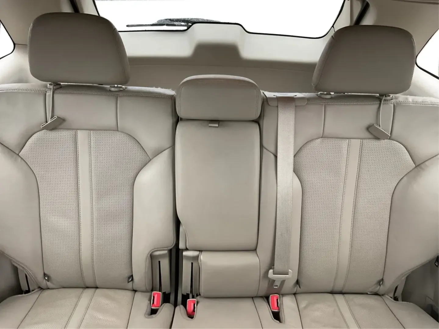 2014 Lincoln MKX Base (2LMDJ8JK4EB) with an Other engine, located at 1230 East Main St, Xenia, OH, 45385, (937) 908-9800, 39.688026, -83.910172 - **Discover Adventure with the 2014 Lincoln MKX Your Ticket to an Elevated Lifestyle**<br /> <br /> Are you in search of a vehicle that perfectly balances luxury and functionality? Look no further than the 2014 Lincoln MKX, a standout option for those who value comfort and style, whether you're navi - Photo#14