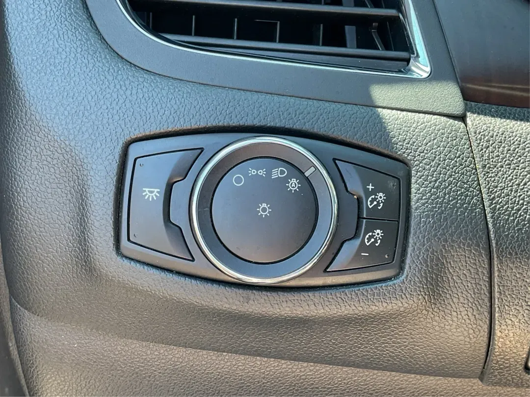 2013 Ford Edge Limited (2FMDK3KC7DB) with an Other engine, located at 1951 S Dayton Lakeview Rd., New Carlisle, OH, 45344, (937) 908-9800, 39.890999, -84.050255 - Are you ready to elevate your driving experience while enjoying the comfort and versatility of an SUV? Look no further than this stunning 2013 Ford Edge Limited, available now at Advantage Car and Credit in Xenia, OH. Perfect for growing families or anyone seeking a reliable vehicle for daily commut - Photo#17