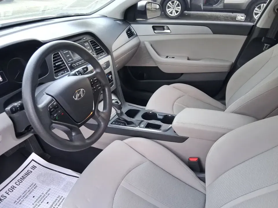 2015 Hyundai Sonata SE (5NPE24AFXFH) with an 2.4L L4 DOHC 16V engine, 7-Speed Automatic transmission, located at 8750 N County Rd 25A, Piqua, OH, 45356, (937) 908-9800, 40.164391, -84.232513 - Need a dependable daily commuter that still feels comfortable for weekend getaways to Dayton, Tipp City, or a quick escape to Charleston Falls Preserve? This 2015 Hyundai Sonata SE in Symphony Silver is a smart, budget-friendly sedan that fits real life in Troy, Ohio-easy to park downtown, smooth on - Photo#9