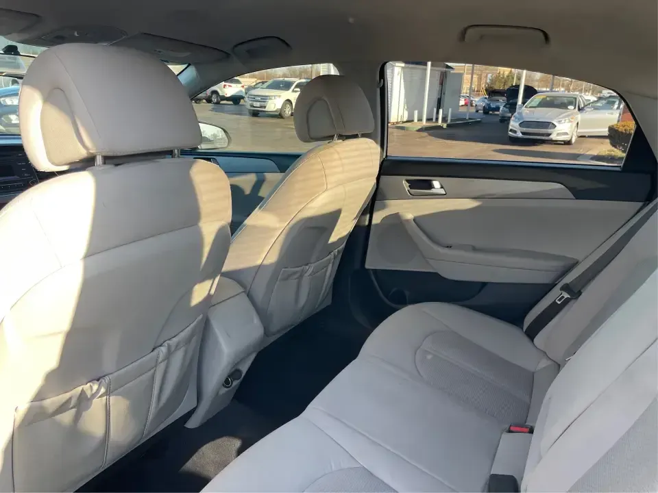 2015 Hyundai Sonata SE (5NPE24AFXFH) with an 2.4L L4 DOHC 16V engine, 7-Speed Automatic transmission, located at 1951 S Dayton Lakeview Rd., New Carlisle, OH, 45344, (937) 908-9800, 39.890999, -84.050255 - Need a dependable daily commuter that still feels comfortable for weekend getaways to Dayton, Tipp City, or a quick escape to Charleston Falls Preserve? This 2015 Hyundai Sonata SE in Symphony Silver is a smart, budget-friendly sedan that fits real life in Troy, Ohio-easy to park downtown, smooth on - Photo#10
