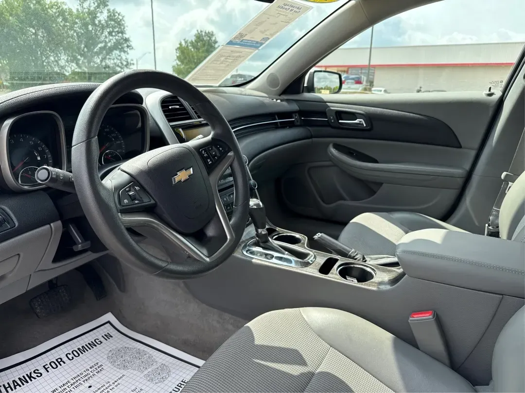 2015 Chevrolet Malibu 1LT (1G11C5SL5FF) with an ECOTEC 2.5L I-4 gasoline direct injection engine, 6-Speed Automatic transmission, located at 1951 S Dayton Lakeview Rd., New Carlisle, OH, 45344, (937) 908-9800, 39.890999, -84.050255 - Are you in the market for a reliable sedan that's perfect for daily commutes and weekend getaways alike? Look no further than this stunning 2015 Chevrolet Malibu 1LT, available now at Advantage Car and Credit in Fairborn, OH. This vehicle is not just a car; it's a lifestyle upgrade designed for budg - Photo#9