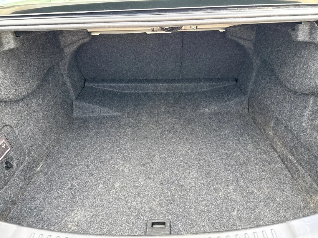 2015 Chevrolet Malibu 1LT (1G11C5SL5FF) with an ECOTEC 2.5L I-4 gasoline direct injection engine, 6-Speed Automatic transmission, located at 1951 S Dayton Lakeview Rd., New Carlisle, OH, 45344, (937) 908-9800, 39.890999, -84.050255 - Are you in the market for a reliable sedan that's perfect for daily commutes and weekend getaways alike? Look no further than this stunning 2015 Chevrolet Malibu 1LT, available now at Advantage Car and Credit in Fairborn, OH. This vehicle is not just a car; it's a lifestyle upgrade designed for budg - Photo#12