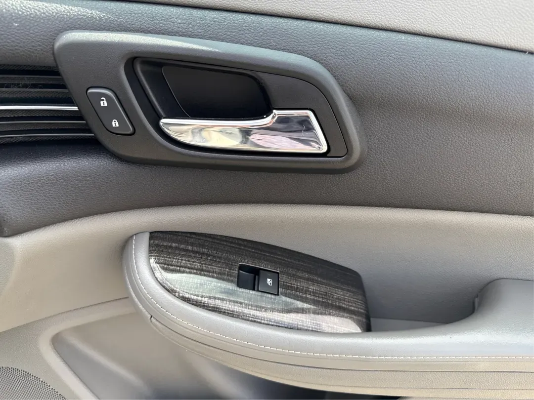 2015 Chevrolet Malibu 1LT (1G11C5SL5FF) with an ECOTEC 2.5L I-4 gasoline direct injection engine, located at 1184 Kauffman Ave, Fairborn, OH, 45324, (937) 908-9800, 39.807072, -84.030914 - Are you in the market for a reliable sedan that's perfect for daily commutes and weekend getaways alike? Look no further than this stunning 2015 Chevrolet Malibu 1LT, available now at Advantage Car and Credit in Fairborn, OH. This vehicle is not just a car; it's a lifestyle upgrade designed for budg - Photo#20