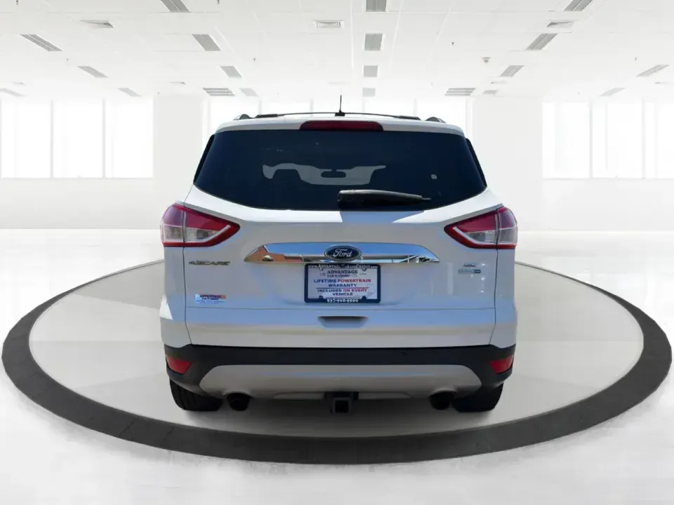 2015 Ford Escape SE (1FMCU9G92FU) with an EcoBoost 1.6L I-4 gasoline direct injection engine, 6-Speed Automatic transmission, located at 401 Woodman Dr, Riverside, OH, 45431, (937) 908-9800, 39.760899, -84.123421 - Need a do-it-all SUV for Dayton-area commutes, school drop-offs, and spontaneous weekend getaways? This 2015 Ford Escape SE 4WD is built for real life in Riverside, Ohio-comfortable for daily runs down Woodman Dr, confident on slick winter mornings, and efficient enough for longer drives toward Down - Photo#3