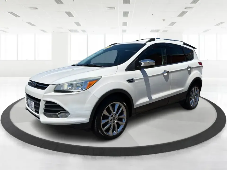 2015 Ford Escape SE (1FMCU9G92FU) with an EcoBoost 1.6L I-4 gasoline direct injection engine, 6-Speed Automatic transmission, located at 401 Woodman Dr, Riverside, OH, 45431, (937) 908-9800, 39.760899, -84.123421 - Need a do-it-all SUV for Dayton-area commutes, school drop-offs, and spontaneous weekend getaways? This 2015 Ford Escape SE 4WD is built for real life in Riverside, Ohio-comfortable for daily runs down Woodman Dr, confident on slick winter mornings, and efficient enough for longer drives toward Down - Photo#8