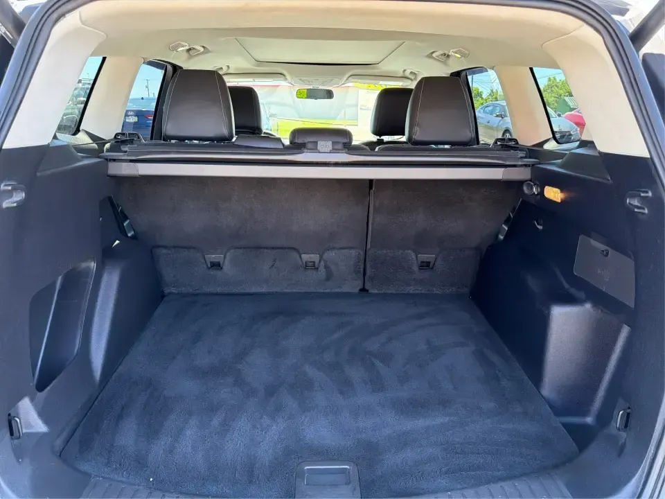 2015 Ford Escape SE (1FMCU9G92FU) with an EcoBoost 1.6L I-4 gasoline direct injection engine, 6-Speed Automatic transmission, located at 401 Woodman Dr, Riverside, OH, 45431, (937) 908-9800, 39.760899, -84.123421 - Need a do-it-all SUV for Dayton-area commutes, school drop-offs, and spontaneous weekend getaways? This 2015 Ford Escape SE 4WD is built for real life in Riverside, Ohio-comfortable for daily runs down Woodman Dr, confident on slick winter mornings, and efficient enough for longer drives toward Down - Photo#12