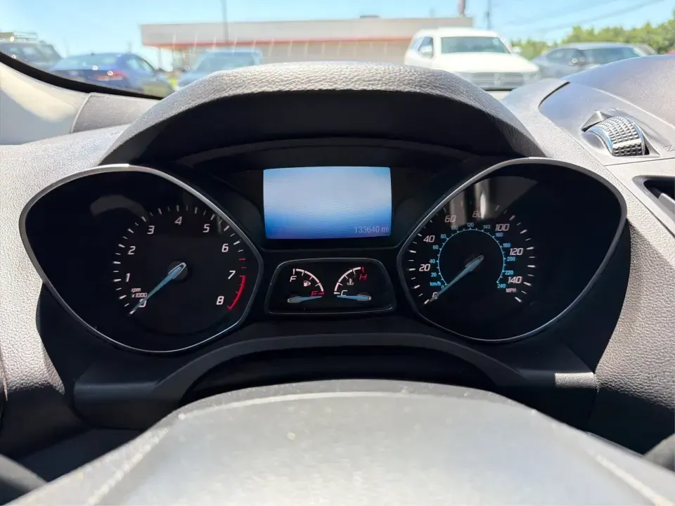 2015 Ford Escape SE (1FMCU9G92FU) with an EcoBoost 1.6L I-4 gasoline direct injection engine, 6-Speed Automatic transmission, located at 401 Woodman Dr, Riverside, OH, 45431, (937) 908-9800, 39.760899, -84.123421 - Need a do-it-all SUV for Dayton-area commutes, school drop-offs, and spontaneous weekend getaways? This 2015 Ford Escape SE 4WD is built for real life in Riverside, Ohio-comfortable for daily runs down Woodman Dr, confident on slick winter mornings, and efficient enough for longer drives toward Down - Photo#15