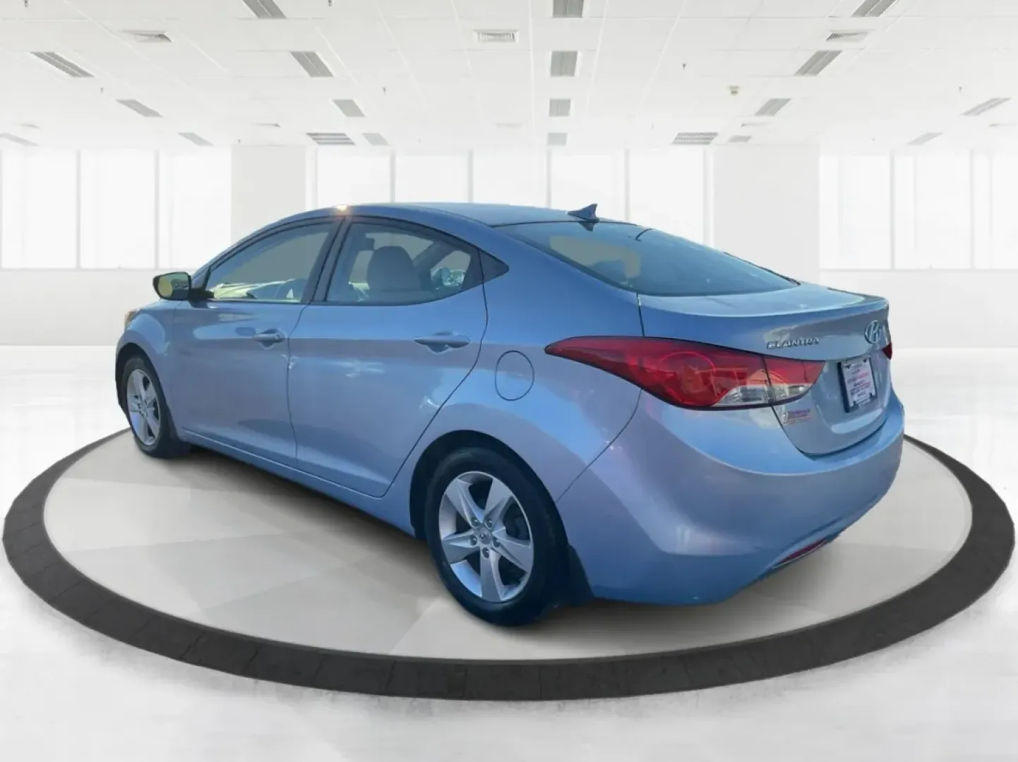 2012 Hyundai Elantra GLS (Ulsan Plant) (KMHDH4AE4CU) with an 1.8L I-4 DOHC engine, located at 1184 Kauffman Ave, Fairborn, OH, 45324, (937) 908-9800, 39.807072, -84.030914 - Elevate your daily driving experience with the 2012 Hyundai Elantra GLS, a stylish and efficient sedan that perfectly fits the needs of budget-conscious buyers and growing families alike. Imagine cruising through the vibrant neighborhoods of Fairborn, OH, or embarking on weekend adventures to nearby - Photo#4