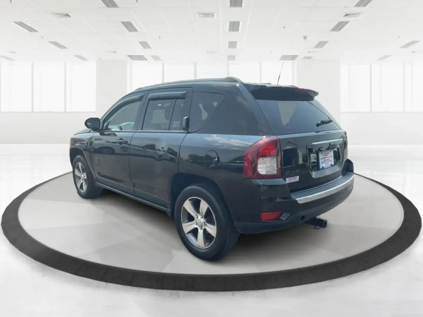 2016 Jeep Compass High Altitude Edition (1C4NJDEB2GD) with an 2.4L I-4 DOHC engine, located at 401 Woodman Dr, Riverside, OH, 45431, (937) 908-9800, 39.760899, -84.123421 - **Adventure Awaits with this 2016 Jeep Compass High Altitude Edition!**<br /> <br /> Are you ready to elevate your driving experience? Perfect for weekend getaways or long commutes, this 2016 Jeep Compass High Altitude Edition is designed to tackle any journey with confidence and style. At Advantage - Photo#4