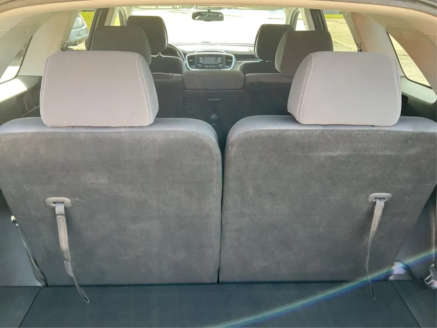 2016 Kia Sorento 2.4L LX (5XYPGDA32GG) with an 2.4L I-4 gasoline direct injection engine, located at 1099 N County Rd 25A , Troy, OH, 45373, (937) 908-9800, 40.057079, -84.212883 - Are you ready to elevate your family adventures while keeping comfort and versatility at the forefront? Look no further than this stunning 2016 Kia Sorento LX, now available at Advantage Car and Credit - Troy. Nestled in the heart of Troy, OH, at 1099 N County Rd 25A, our Buy Here Pay Here dealershi - Photo#12