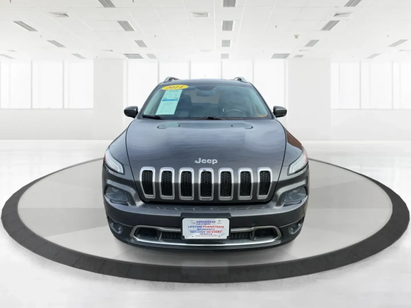 2014 Jeep Cherokee Limited 4WD (1C4PJMDBXEW) with an 2.4L L4 DOHC 16V engine, 9-Speed Automatic transmission, located at 8750 N County Rd 25A, Piqua, OH, 45356, (937) 908-9800, 40.164391, -84.232513 - **Adventure Awaits with the 2014 Jeep Cherokee Limited 4WD**<br /> <br /> Are you ready to elevate your weekend adventures or tackle your daily commute with confidence? The 2014 Jeep Cherokee Limited 4WD is the perfect blend of rugged capability and refined comfort, making it an ideal choice for any - Photo#5